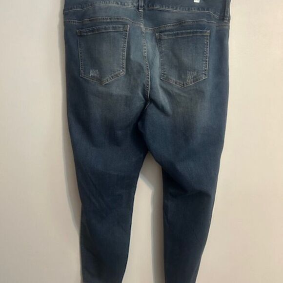 Torrid Premium distressed 5 pocket denim jeggings, size 22S - Picture 2 of 4